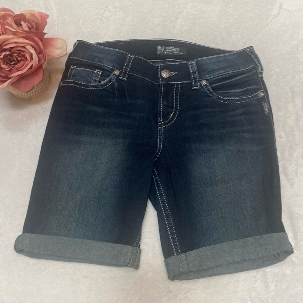 SILVER SUKI Mid Bermuda Jean Shorts Size 30 Waist